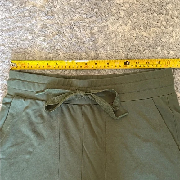CAbi Olive Green Cropped Pants - Picture 4 of 6